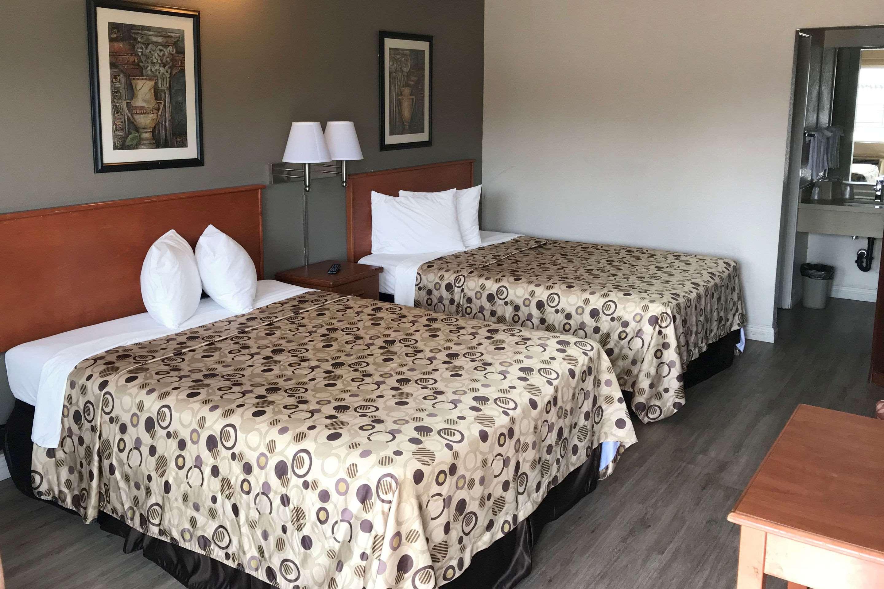 Rodeway Inn Ontario Mills Mall Guasti Zewnętrze zdjęcie
