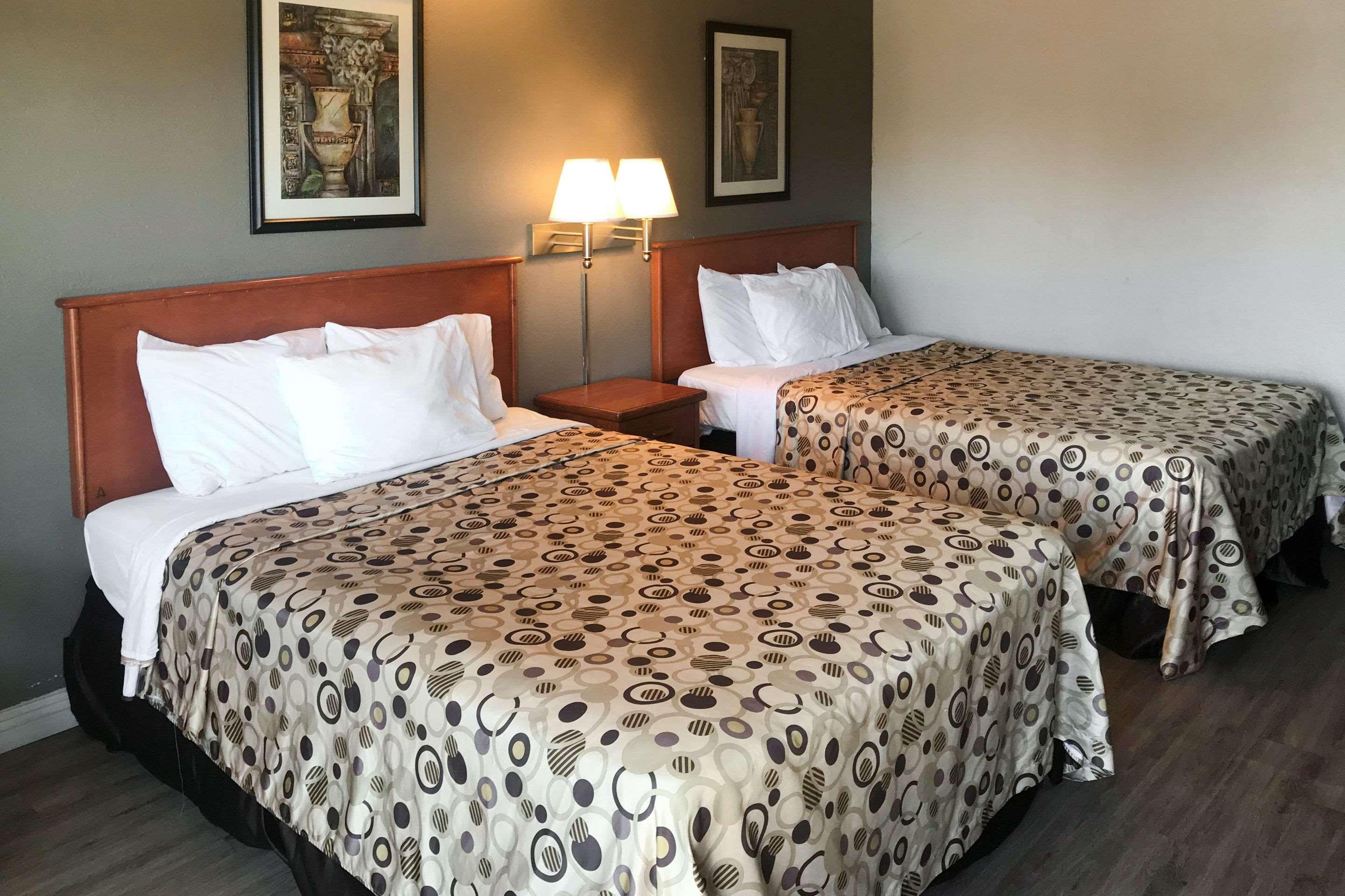 Rodeway Inn Ontario Mills Mall Guasti Zewnętrze zdjęcie
